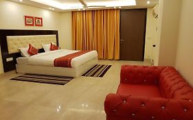 Greenleaf Apartment And Suites, Kalkaji
